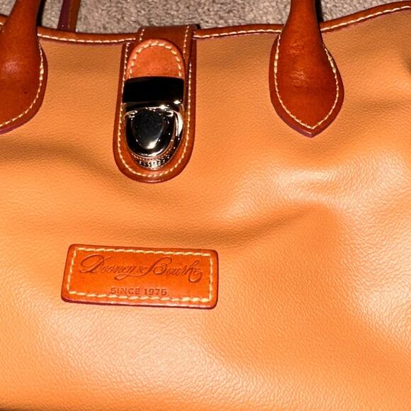 **RARE** EUC VINTAGE Dooney and Bourke NO CALL OUTS - Picture 2 of 7